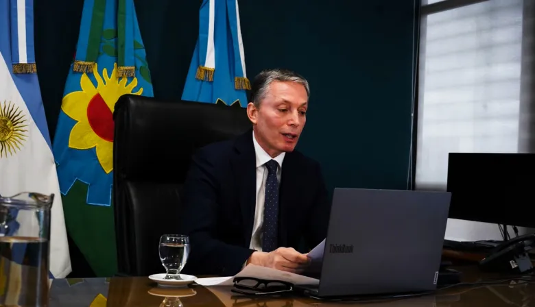 “Están regalando la empresa, una verdadera vergüenza”: Gray cuestionó la privatización de AySA