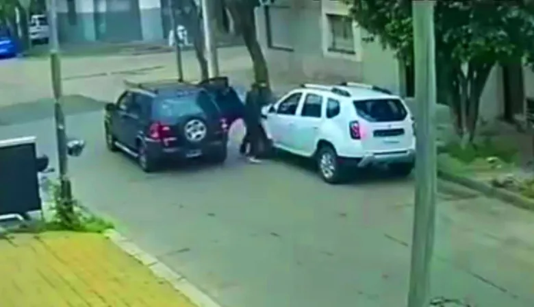 Raid delictivo en Tres de Febrero: robaron la camioneta de una mujer que estaba con el hijo