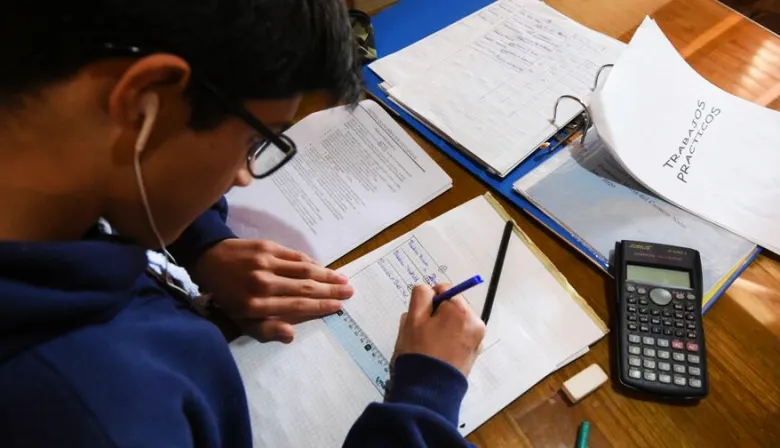 Petrecca presentó un proyecto para incorporar educación financiera en escuelas bonaerenses
