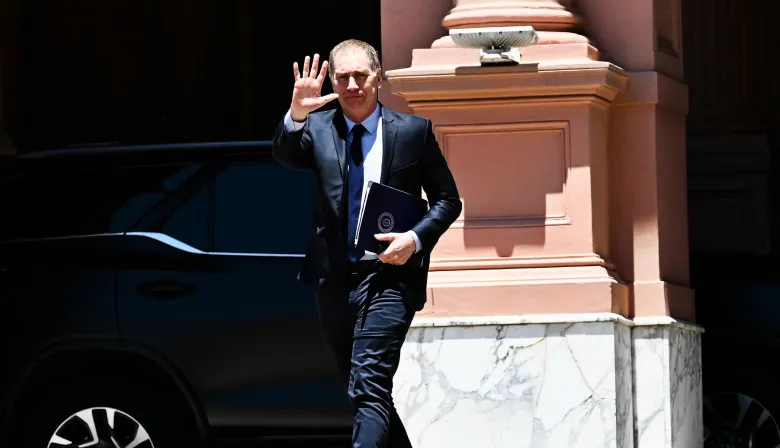 Huida de Bolsonaro: Santilli defendió el accionar del gobierno de Milei y la Justicia pidió explicaciones