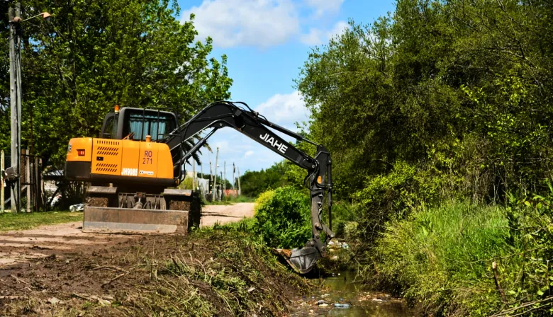 En San Vicente y Domselaar: ante la llegada del Súper Niño, Mantegazza avanza con obras viales e hidráulicas