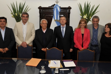 Intendentes peronistas en cónclave con Monzó por el Presupuesto 2017 de Vidal