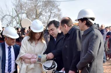 Vidal viaja a EEUU a buscar financiamiento para obras, junto al posible reemplazo de Cenzón en Infraestructura