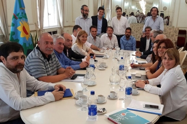 Senadores  e intendentes peronistas y otro cónclave para definir posturas comunes sobre Presupuesto 2017