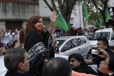 Confirman el procesamiento de Cristina por la causa del "dólar futuro"