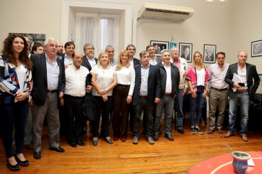 El peronismo apunta a bajar el monto de endeudamiento que pide Vidal y apuestan por Fondo de Infraestructura