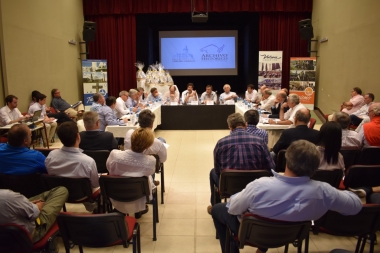 Avanzan en la apertura de frigoríficos, desarrollo turístico y energías renovables en el Sudoeste bonaerense