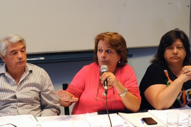 Docentes de la FEB exigen la “inmediata reapertura de paritarias” y se declaran en alerte y movilización