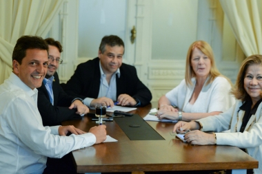 Cumbre: Massa, Stolbizer y Camaño juntos por Ganancias analizaron más reformas impositivas