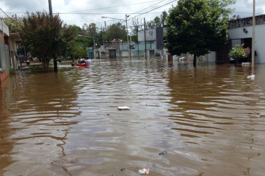 Alerta Roja en Pergamino: las lluvias superaron los 200 mm y el único puente habilitado es de la Ruta 8