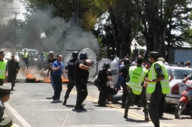 Represión a vecinos de Pergamino que reclamaron por inundaciones