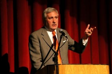 Reclaman frenar el nombramiento de Conte Grand como Procurador General