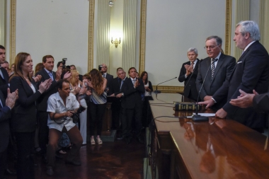 Conte Grand juró y ya es el nuevo Procurador General de la Provincia