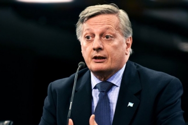 Aranguren adelantó que en febrero se vienen nuevos aumentos en tarifas de luz y gas