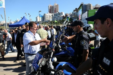 Ritondo entregó nuevos recursos de tecnología y logística a la policía de Mar del Plata y Miramar