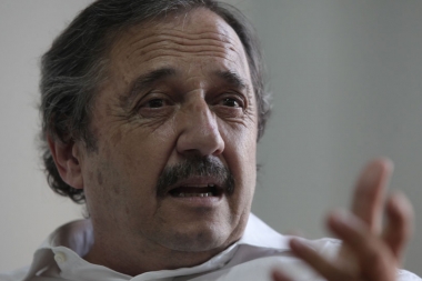 Alfonsín criticó la decisión de mover el feriado del 24 de marzo