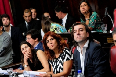 Senadores del FpV cuestionaron el discurso de Vidal y pidieron convocatoria a docentes “sin chicanas”