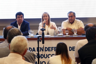 Junto a Espinoza y Daer, Magario convocó a participar del paro de la CGT del 7 de marzo