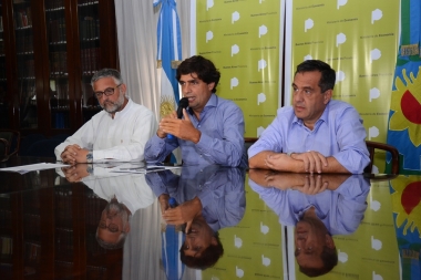 Tensión extrema: Provincia amenaza a gremios docentes con quitarle su personería jurídica