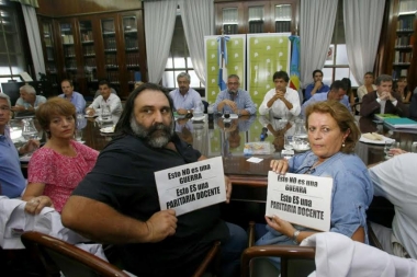 Provincia y docentes volvieron al diálogo y bajaron las tensiones sobre el tablero