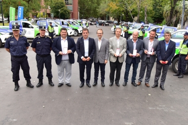 Ritondo congregó a intendentes del Conurbano y les entregó móviles policiales