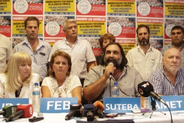 Gremios docentes definirán si continúan con las medidas de fuerza en reclamo de la oferta salarial
