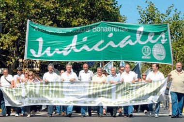 Judiciales se suman al paro convocado por la CGT en reclamo de la reapertura de paritarias