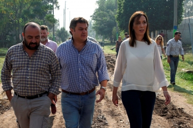 Tras reflotar proyecto para dividir el distrito, Vidal fue a La Matanza y participó de un “timbreo”