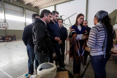 Vidal continúa recorriendo los distritos inundados: junto a Peña visitaron dos centros de evacuados en Salto