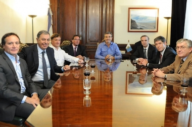 Randazzo plasmó su primera señal política: almorzó con Pichetto en el Senado de la Nación