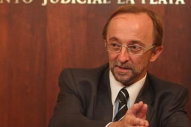Grave: el Fiscal Cartasegna fue encontrado en su despacho golpeado y maniatado