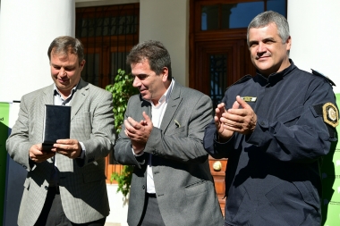 Ritondo entregó nuevos móviles policiales junto a Cascallares e inauguró torre de monitoreo