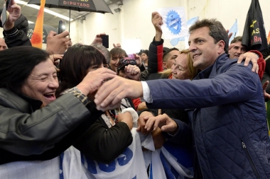 Massa estuvo en Florencio Varela y pidió “no pelear” por los cargos, sino “por el presente”