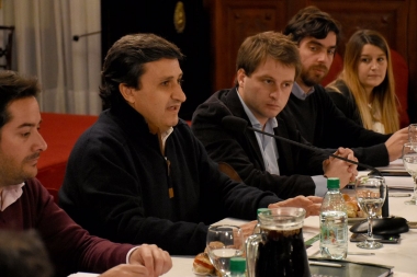 Intendentes de la Quinta sección se reunieron con Campbell para discutir obras por convenio