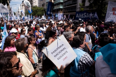 Paro y movilización de docentes: "La gobernadora debe dejar de atacar a los docentes"