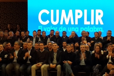 El randazzismo convocó a una reunión urgente ante el pedido de unidad de algunos intendentes