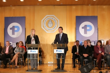 Massa, Stolbizer y todos los candidatos de 1País renunciaron a sus fueros parlamentarios