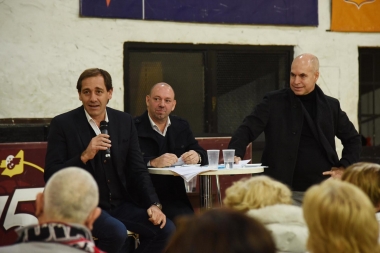 Garro y Rodríguez Larreta dialogaron con vecinos platenses sobre el SAME Provincia