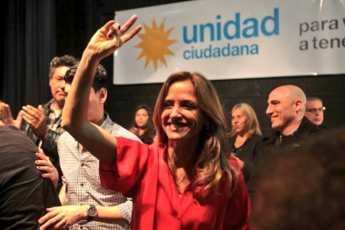 Tolosa Paz presentó la lista de candidatos a concejales platenses por Unidad Ciudadana