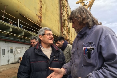 En campaña, Víctor De Gennaro recorrió Astillero Rio Santiago y dialogó con trabajadores