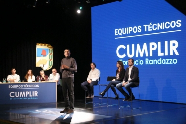 Randazzo realizó encuentro con sus equipos técnicos y presentó sus propuestas de campaña