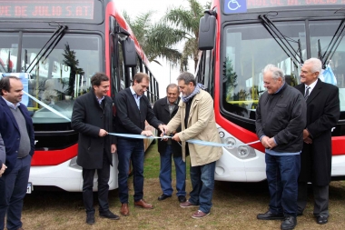 Presentaron en La Plata nuevos colectivos con Wi Fi, tecnología ecológica y aire acondicionado