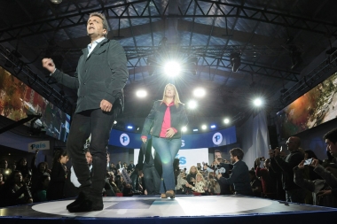 Con palos para Cristina y Macri, Massa lanzó su campaña desde Tigre, su territorio