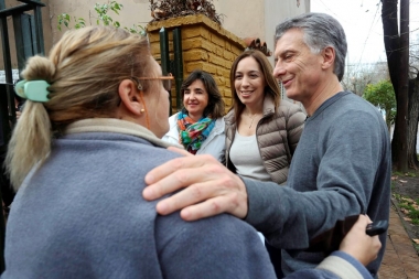 Con Macri y Vidal a la cabeza, Cambiemos lanzó su campaña electoral con un timbreo provincial