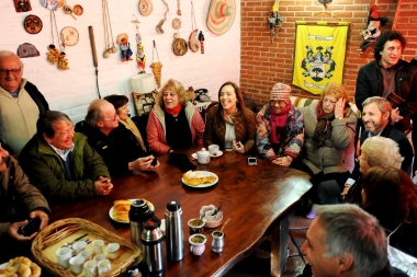 Junto a los candidatos Graciela Ocaña y “Toty” Flores, Vidal visitó una obra hidráulica de Morón