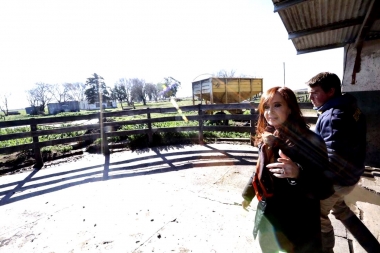 Cristina visitó Lincoln: se reunió con productores y el presidente de la Sociedad Rural local