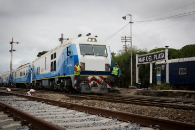 Se formalizó el traspaso de Ferrobaires a Nación, pero sólo contempla a la mitad del personal