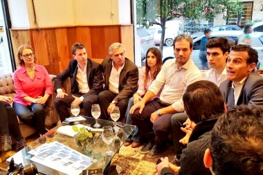 Alberto Fernández visitó La Plata: "El objetivo de Cumplir es volver a poner al peronismo de pie”