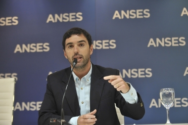 El titular del Anses confirmó que el Gobierno buscará modificar el régimen jubilatorio