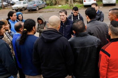 Gray se reunió con trabajadores suspendidos de Adidas y ratificó su apoyo a la industria nacional